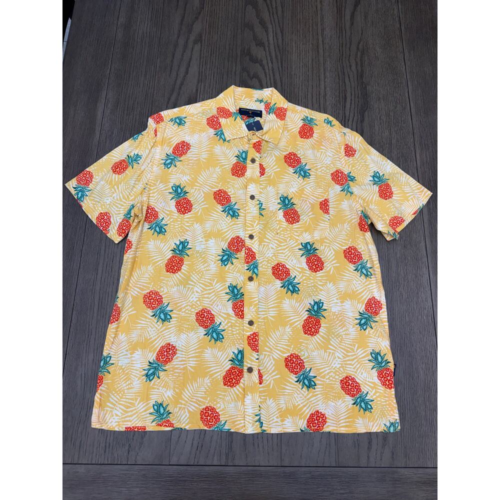 Margaritaville Pineapple Button Shirt Men’s M NWT 🍍